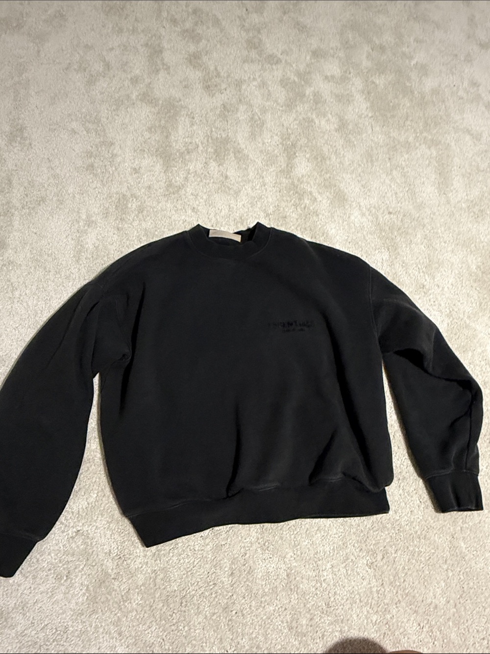 black Essentials Fear of God classic size small crewneck